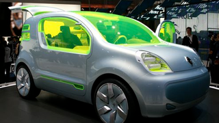Renault ZE Concept Produces Zero Emissions, Lots Of Neon Glass